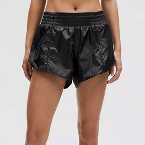 NWT Lululemon Hotty Hot High-Rise Lined Short 4" Matte Sheen Women's Black 6